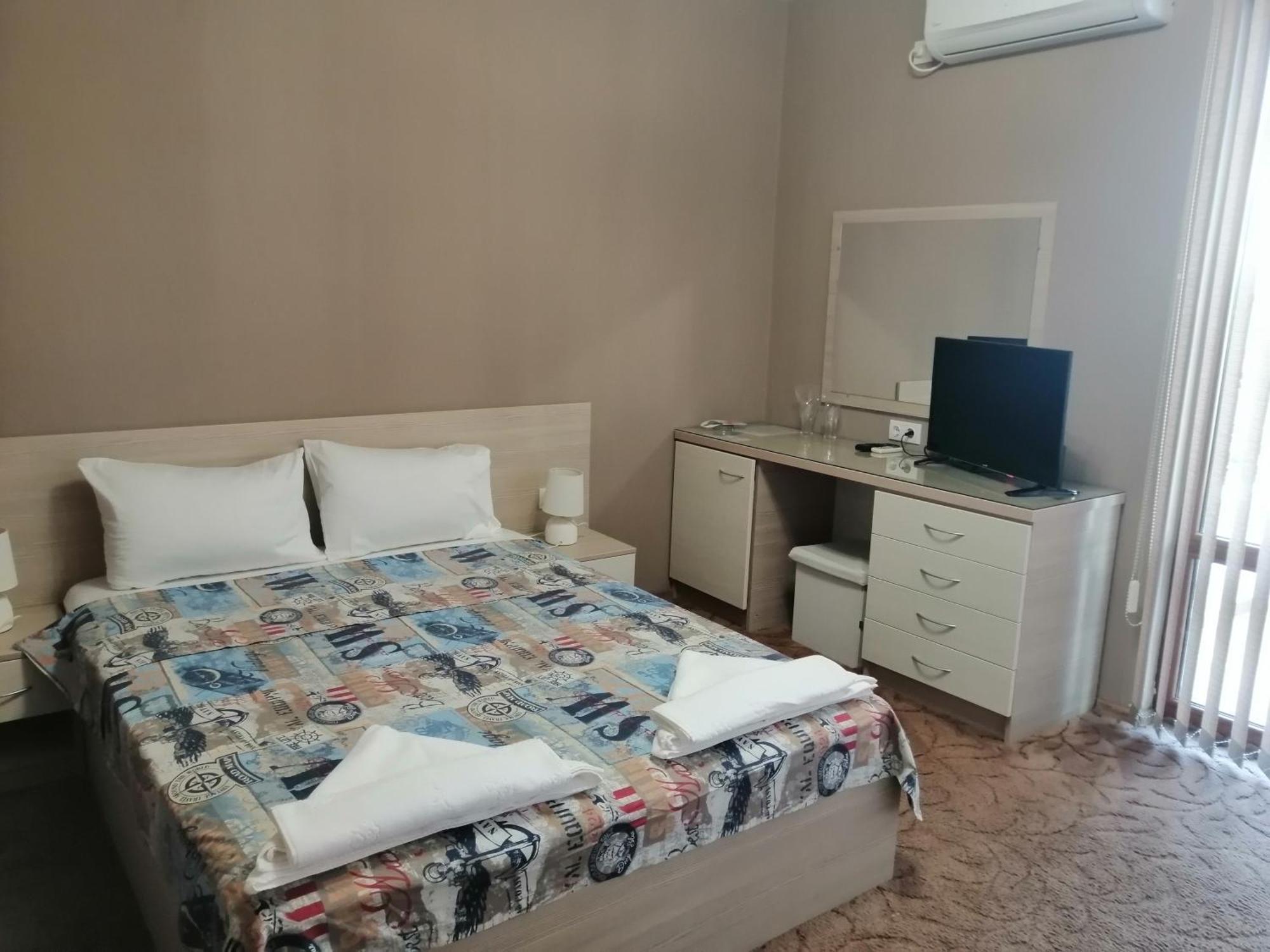Джорджия Hotel Китен Екстериор снимка