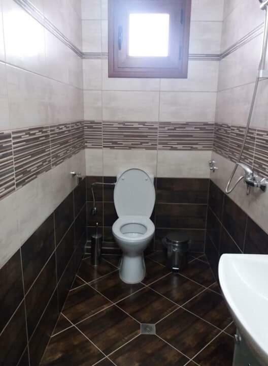 Джорджия Hotel Китен Екстериор снимка